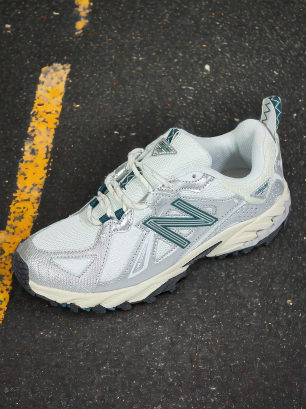 New Balance 610