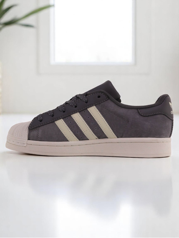 Adidas Superstar