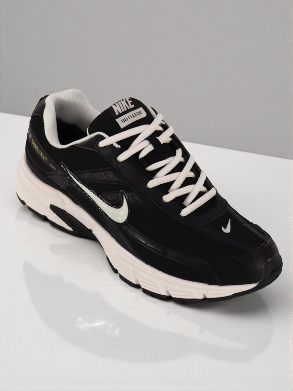 Nike Initiator