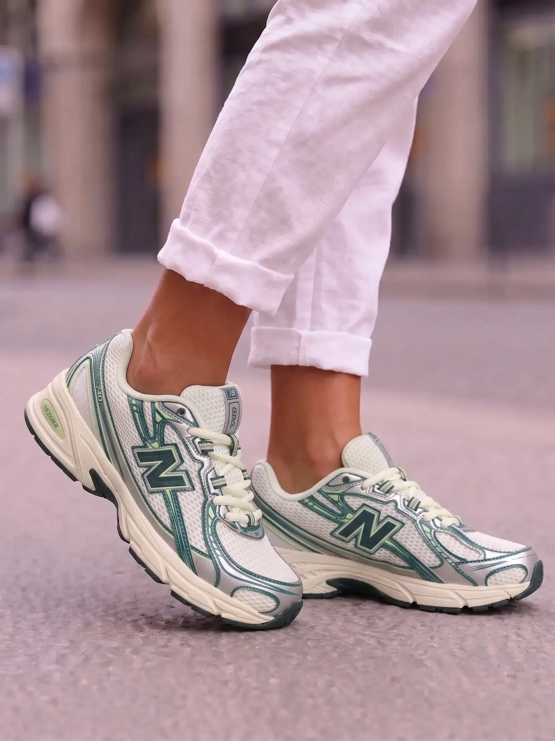 New Balance 740