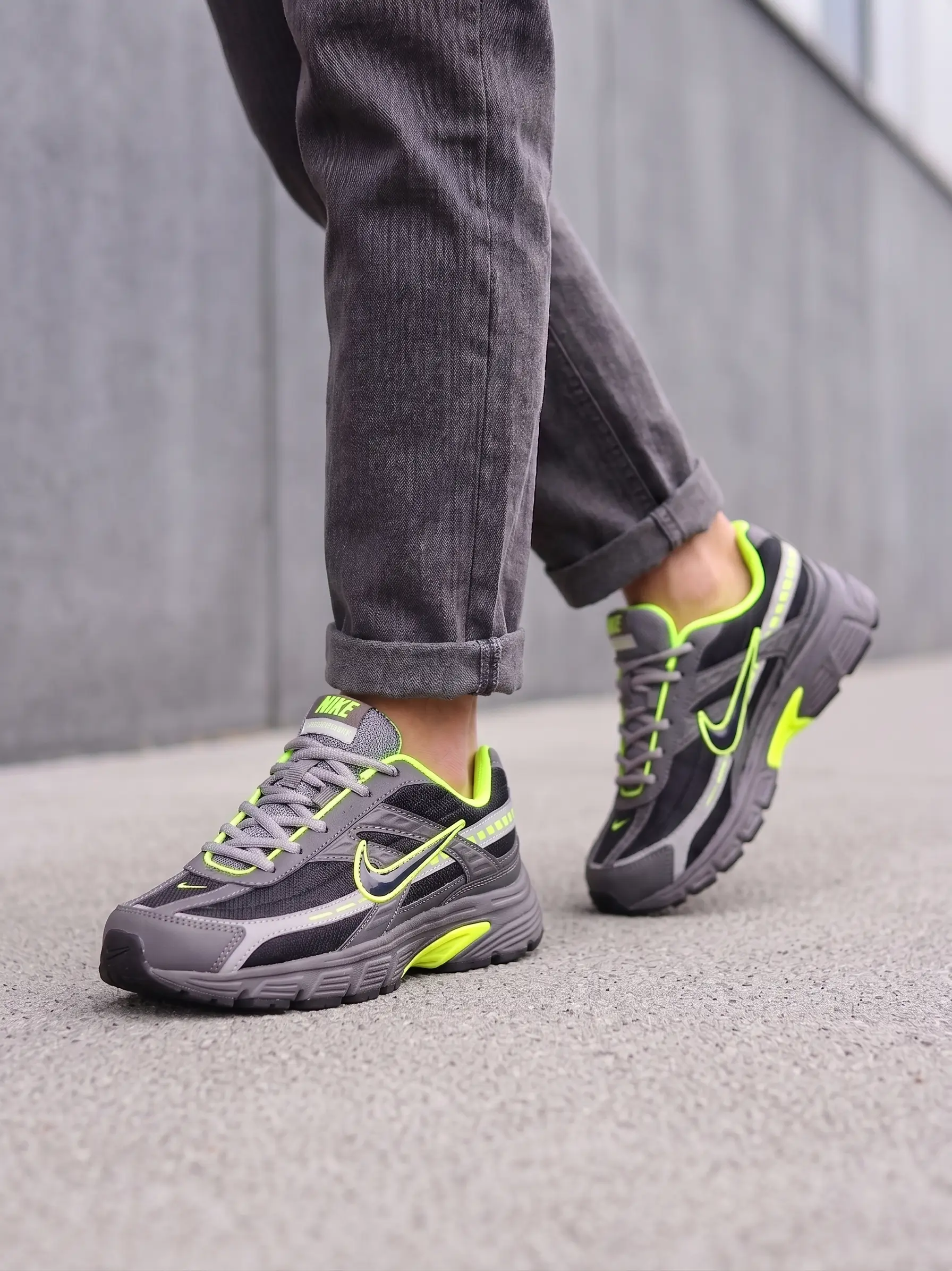 Nike Initiator