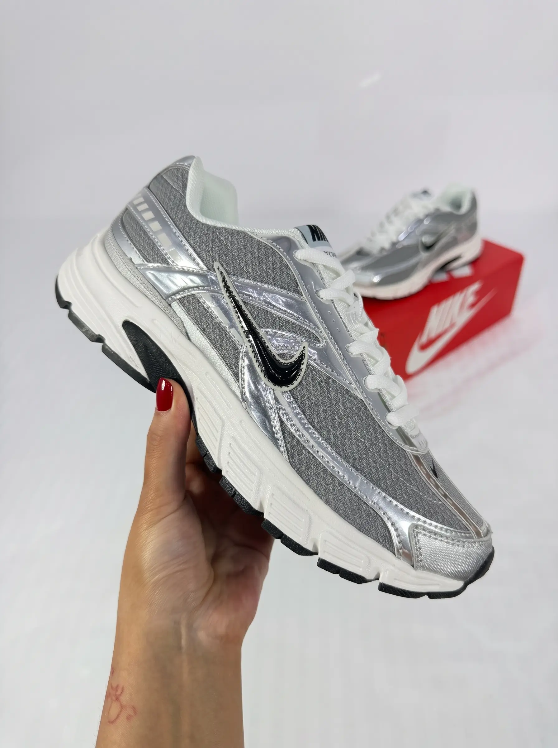 Nike Initiator