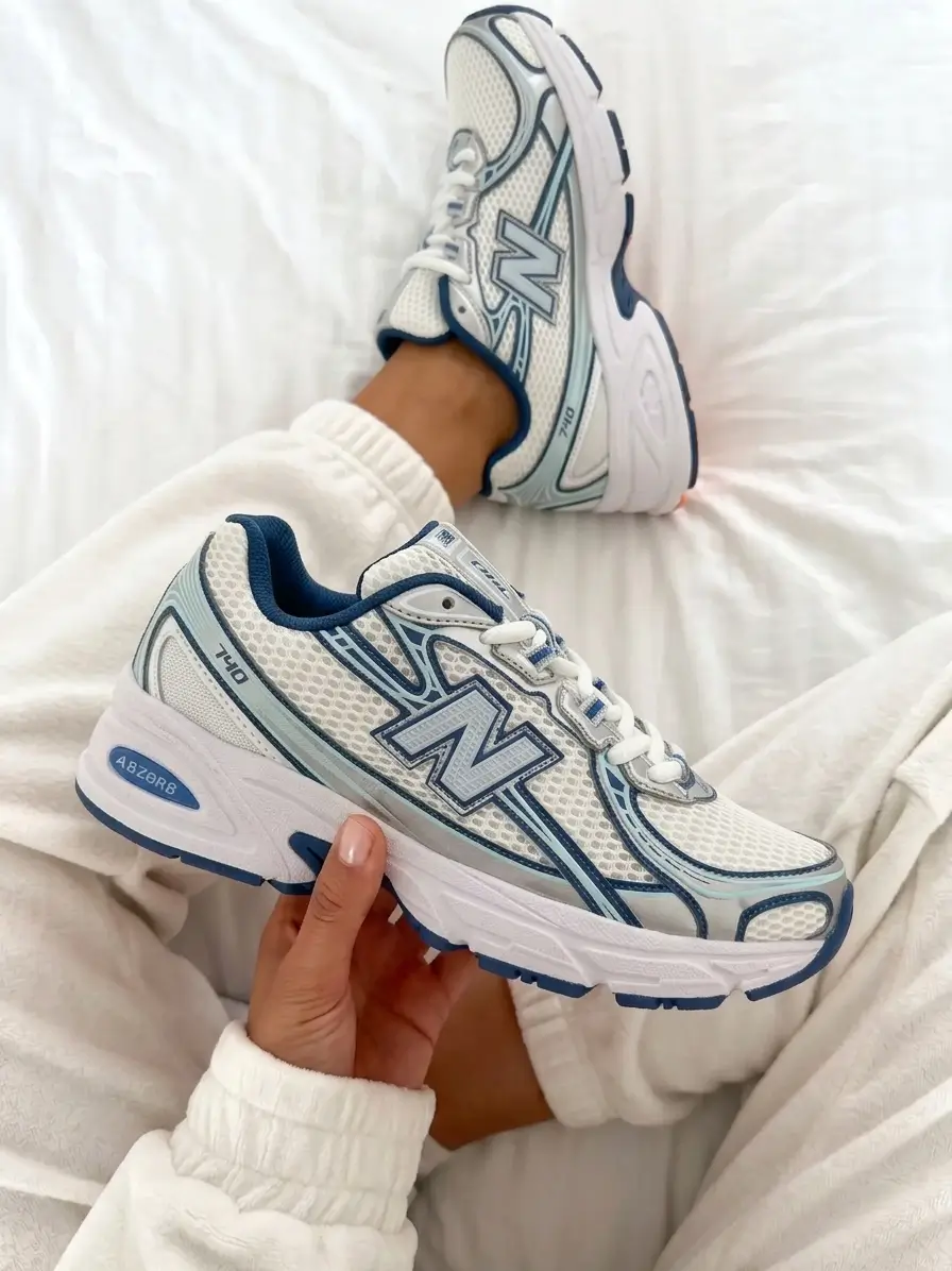 New Balance 740