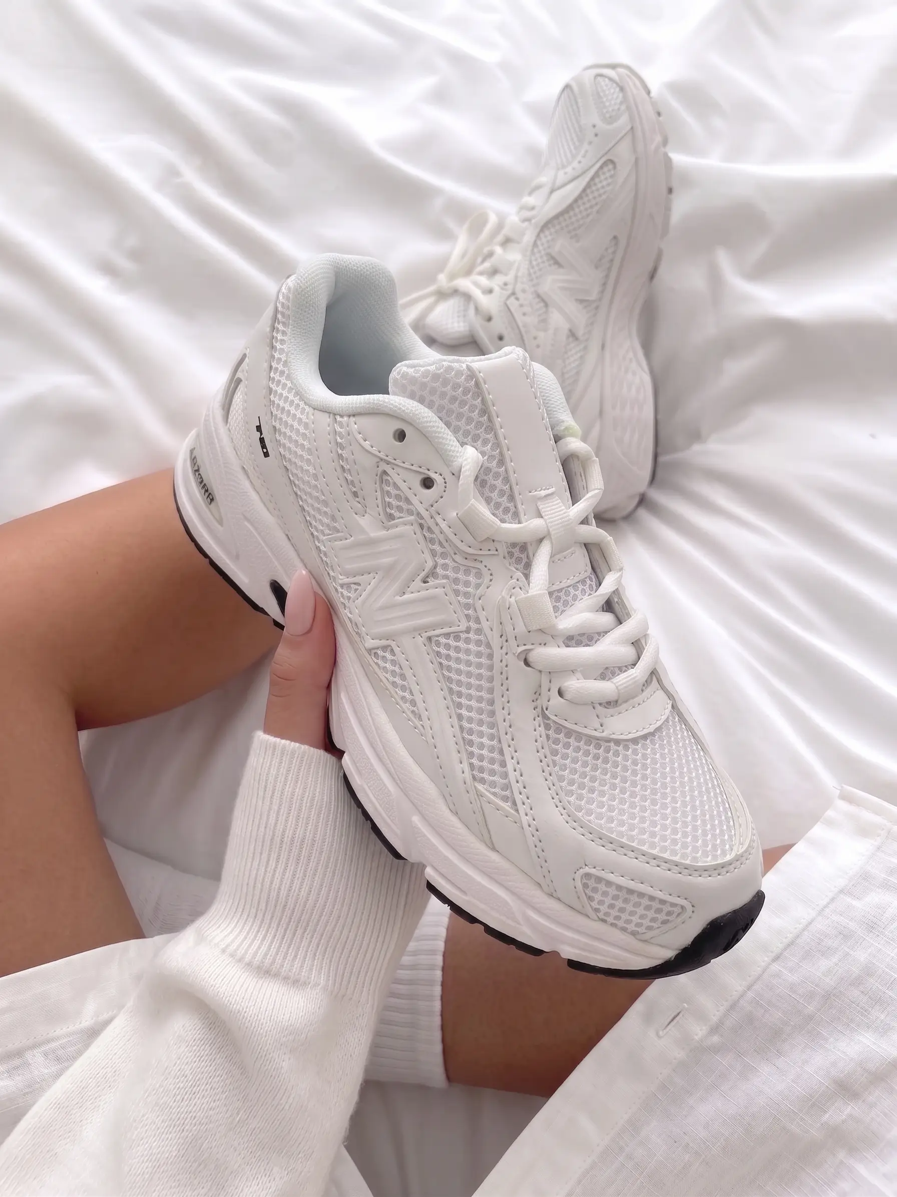 New Balance 740