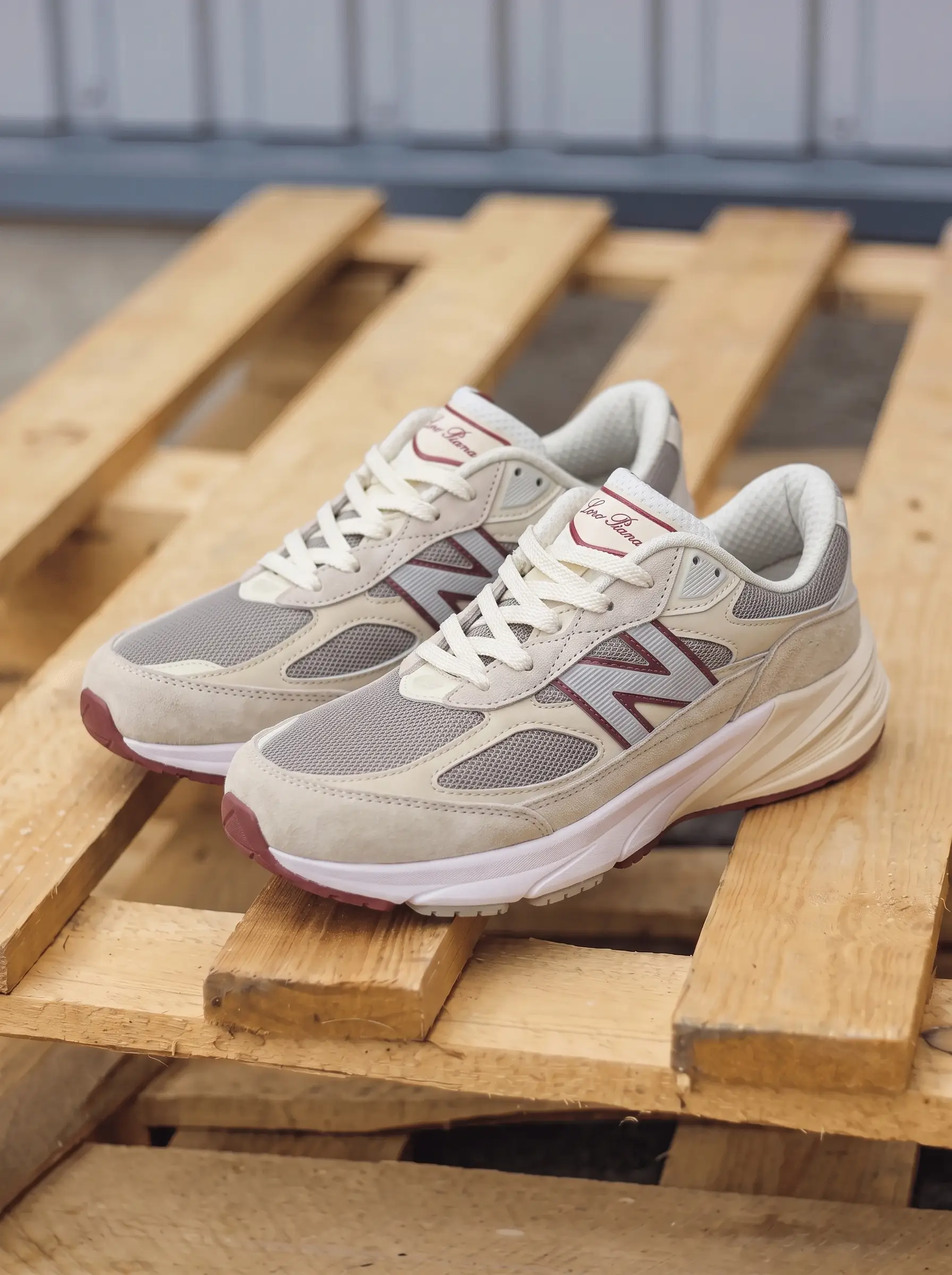 New Balance 990